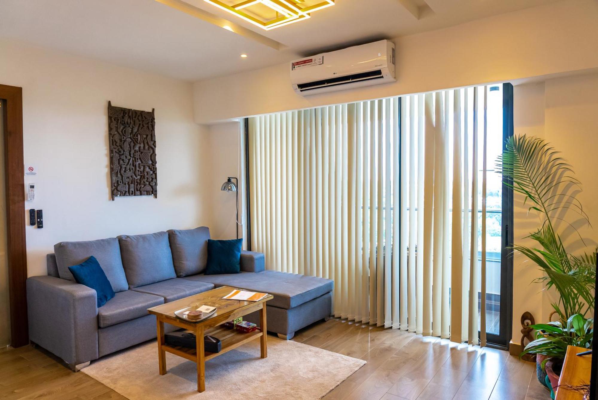 Solea 1 Bedroom Apartment - Central, Comfortable, Cozy, Balcony, Pool, Gym Accra Exterior photo